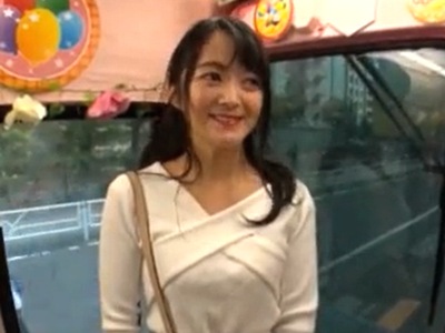 41歳には見えない美魔女人妻さんがMM便で公開ハメ！