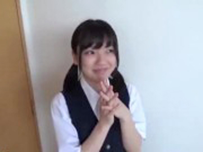 超薄モザ素人撮影！！！！！！つるぺた制服美少女が初めてのチンコ洗い！！！