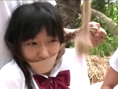 こいつは鬼畜！！！土木作業員たちのパワーチンコで何度もオナホ扱いを受けるロリJK